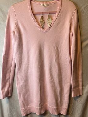 Light Pink V-Neck Women's Sweater - Classic Knit with free earrings
